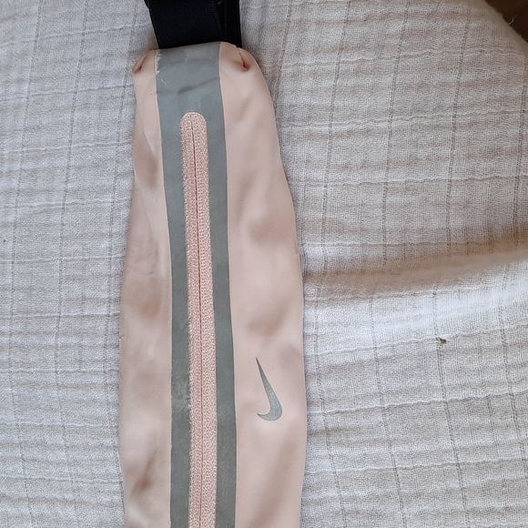 Nike light pink small slender fanny pack waist wallet - Picture 4 of 6